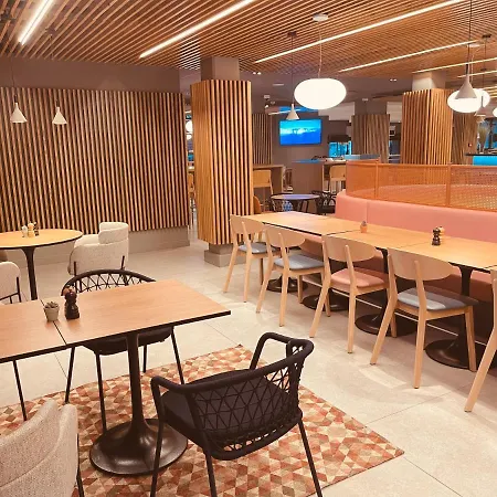 Отель Novotel Centre Gare Saint Jean 4*
