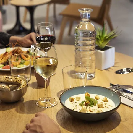 מלון Novotel Centre Gare Saint Jean