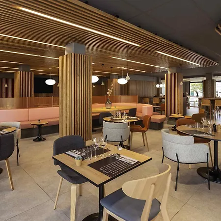 Novotel Centre Gare Saint Jean 4*