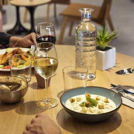 Novotel Centre Gare Saint Jean Hotel 4*