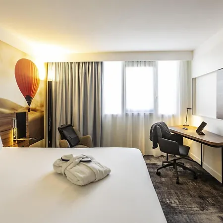 Novotel Centre Gare Saint Jean 호텔 4*