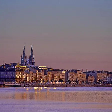 Hotel Novotel Centre Gare Saint Jean 4*